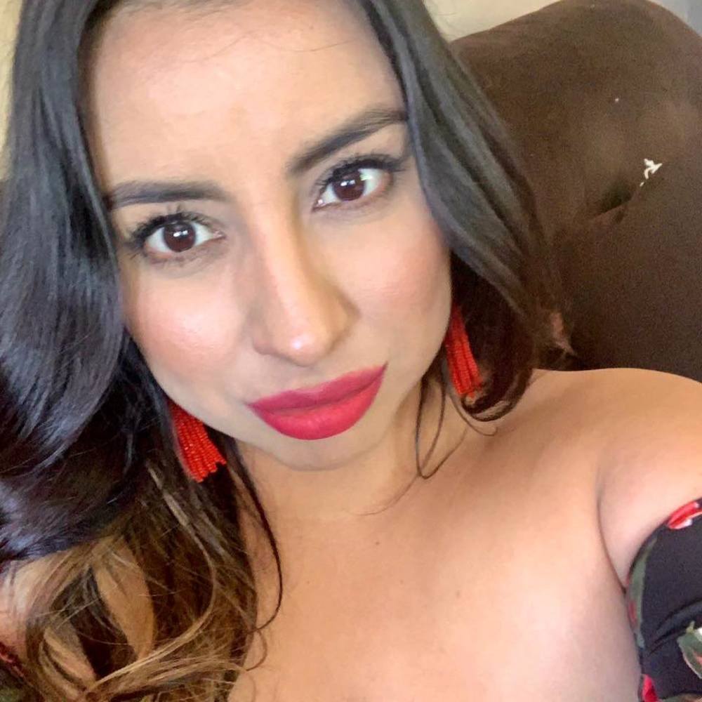 Meet your Posher, Yoly